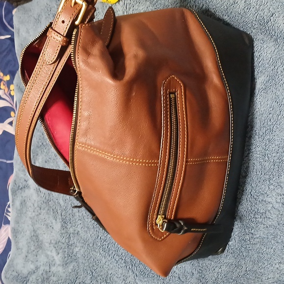 Dooney and Bourke Leather Purse - Picture 2 of 9